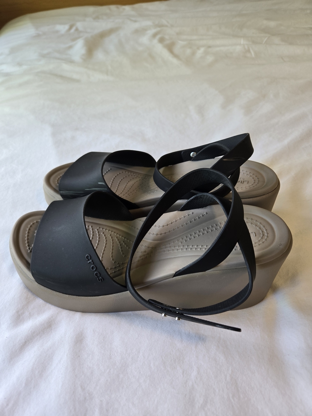 CROCS Brooklyn Ankle Strap Wedge, Black & Tan Wedge Sandals with Ankle Strap - Picture 4 of 16
